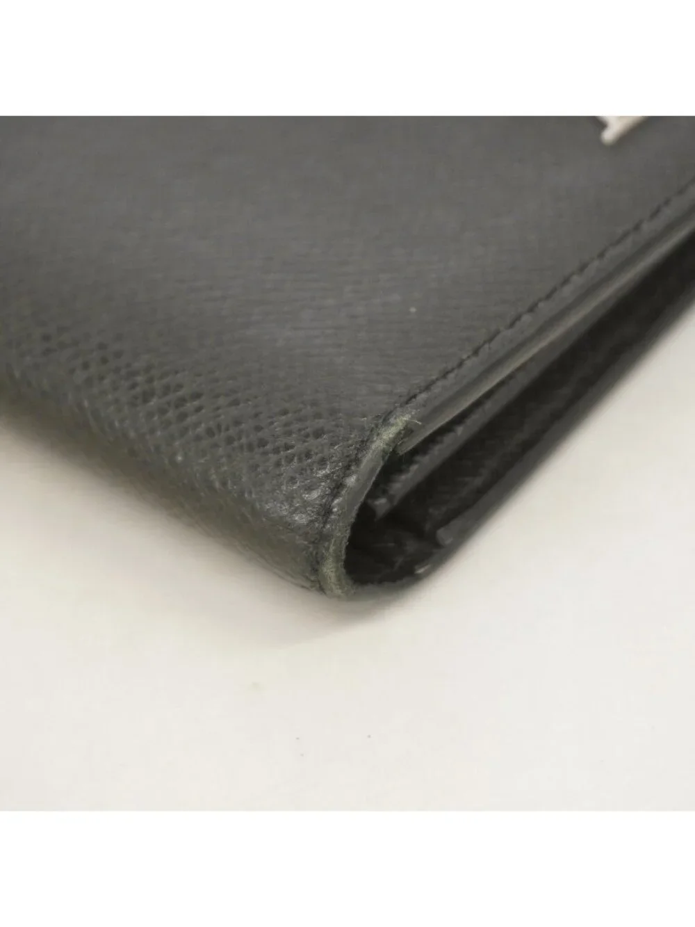 Louis Vuitton Wallet Taiga Portefeuille Brazza Noir